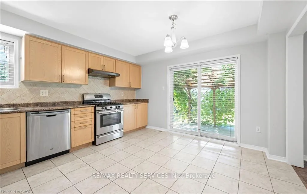Photo 16 of 48 Powell Drive, Hamilton, Binbrook — HOMEH