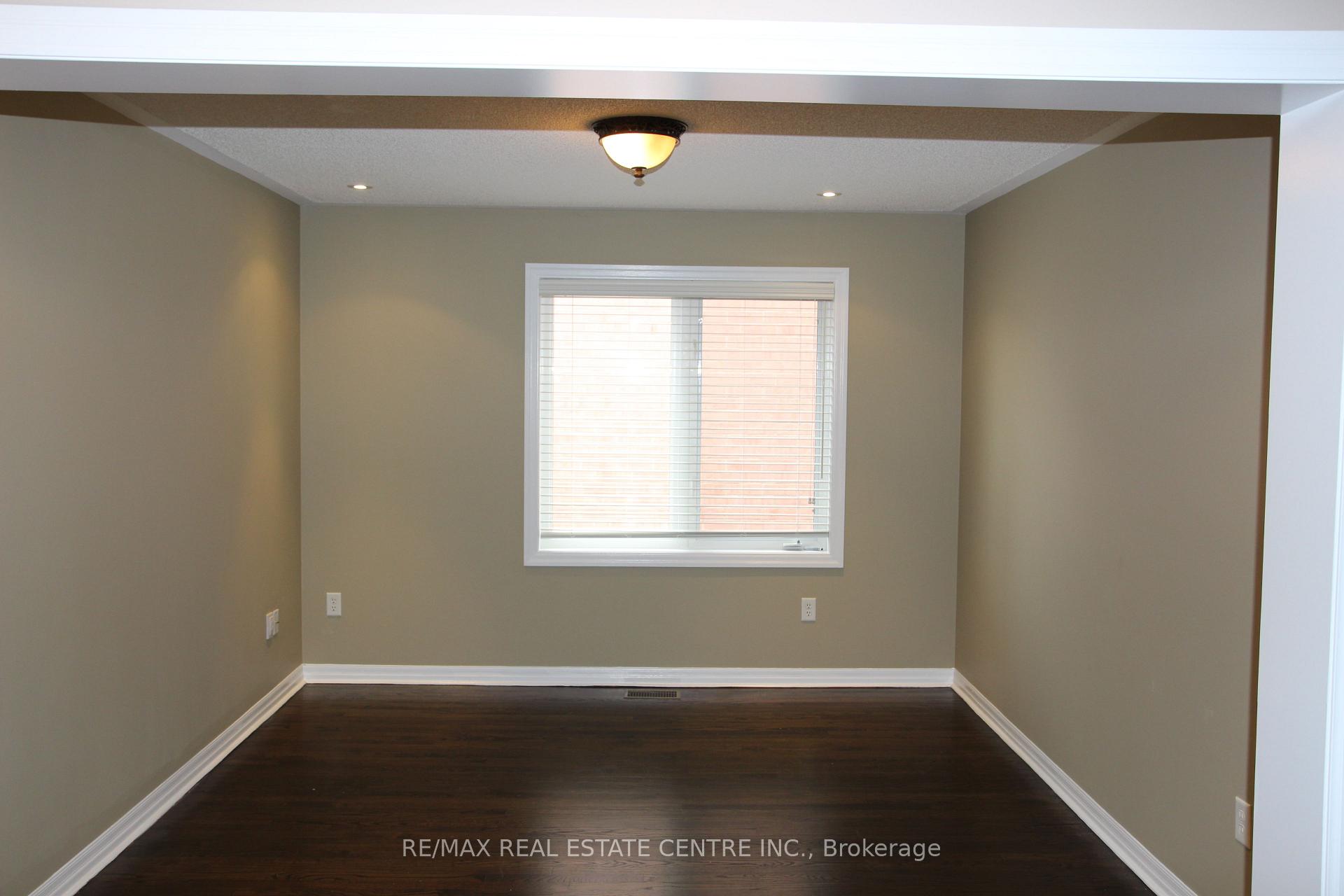 Photo 9 of 2341 Canonridge Circle, Oakville, Westmount — HOMEH