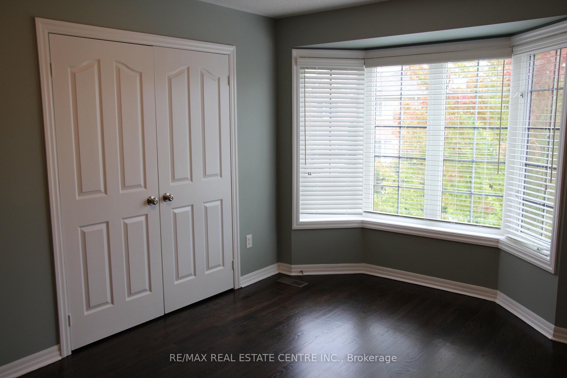 Photo 12 of 2341 Canonridge Circle, Oakville, Westmount — HOMEH