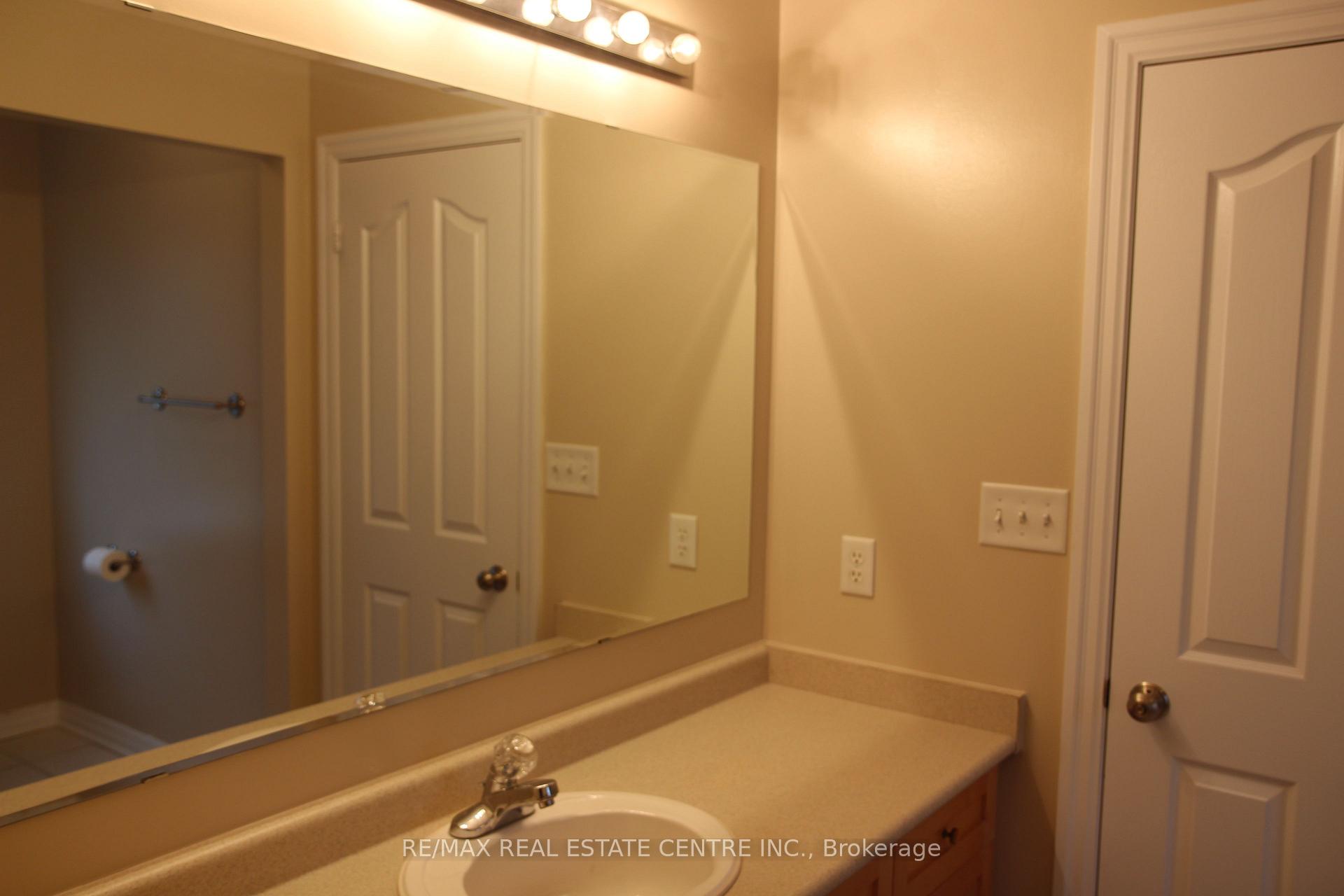 Photo 23 of 2341 Canonridge Circle, Oakville, Westmount — HOMEH