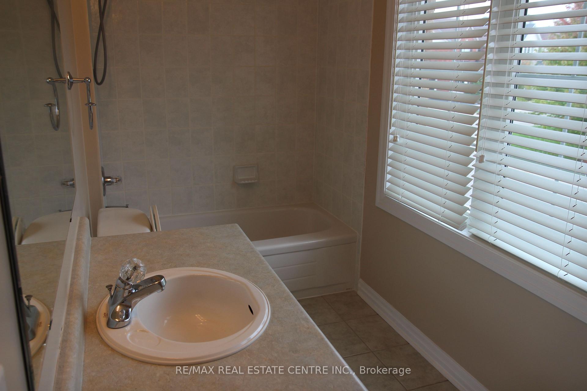 Photo 24 of 2341 Canonridge Circle, Oakville, Westmount — HOMEH