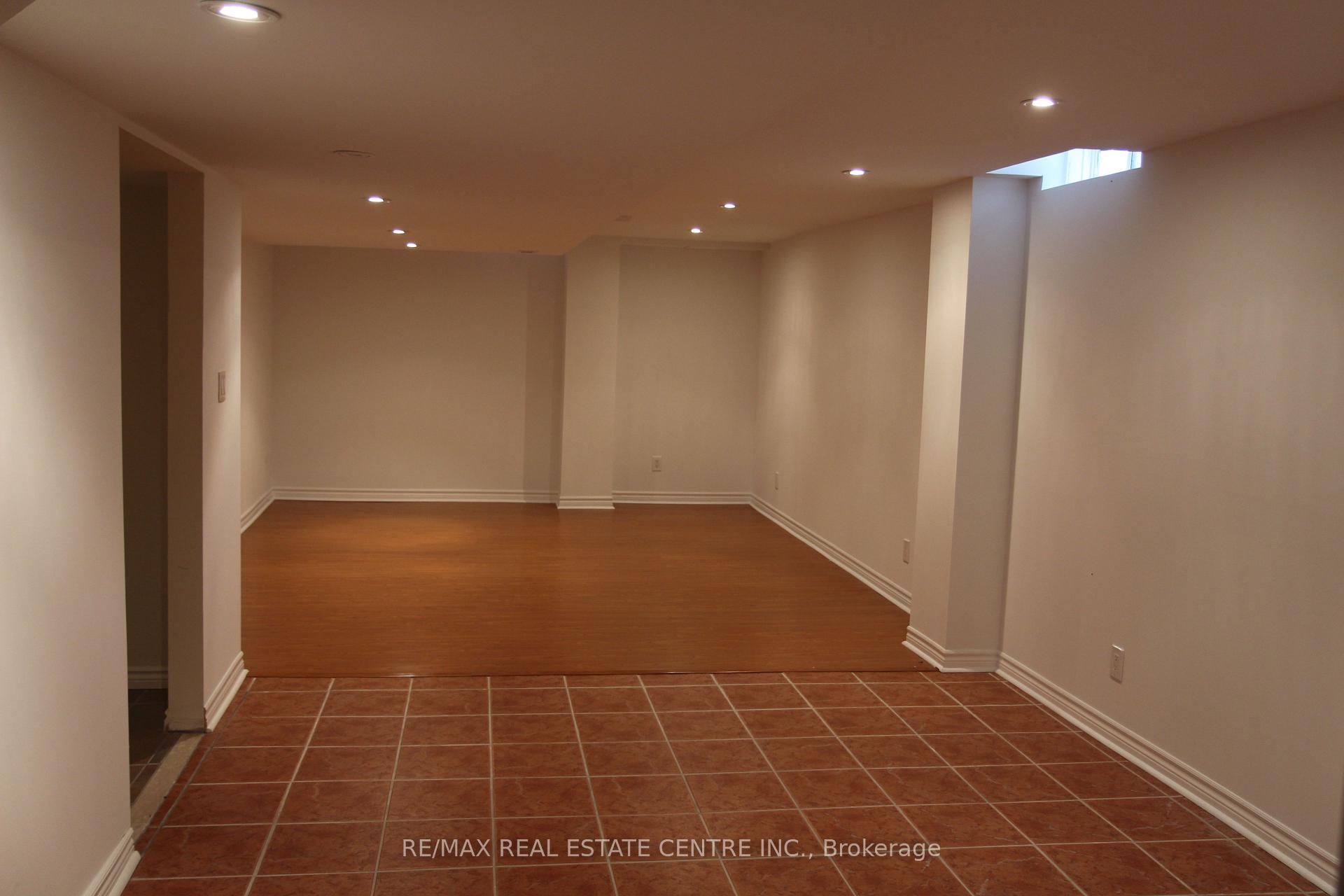 Photo 32 of 2341 Canonridge Circle, Oakville, Westmount — HOMEH