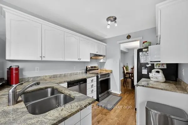 Photo 8 of 23 Oriska Way N, Ottawa, Barrhaven - Longfields — HOMEH