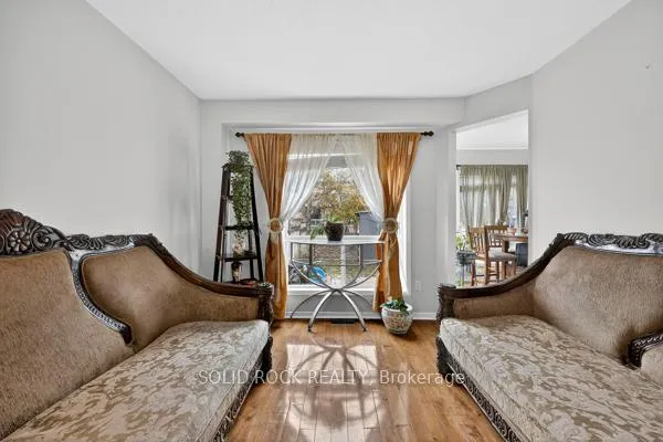 Photo 12 of 23 Oriska Way N, Ottawa, Barrhaven - Longfields — HOMEH