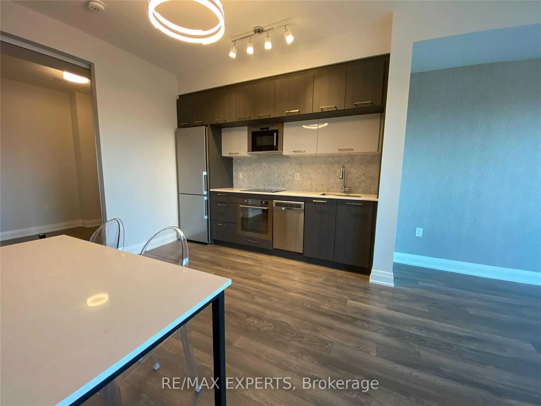 Photo 6 of Unit 719, 4800 7 Highway, Vaughan, East Woodbridge — HOMEH