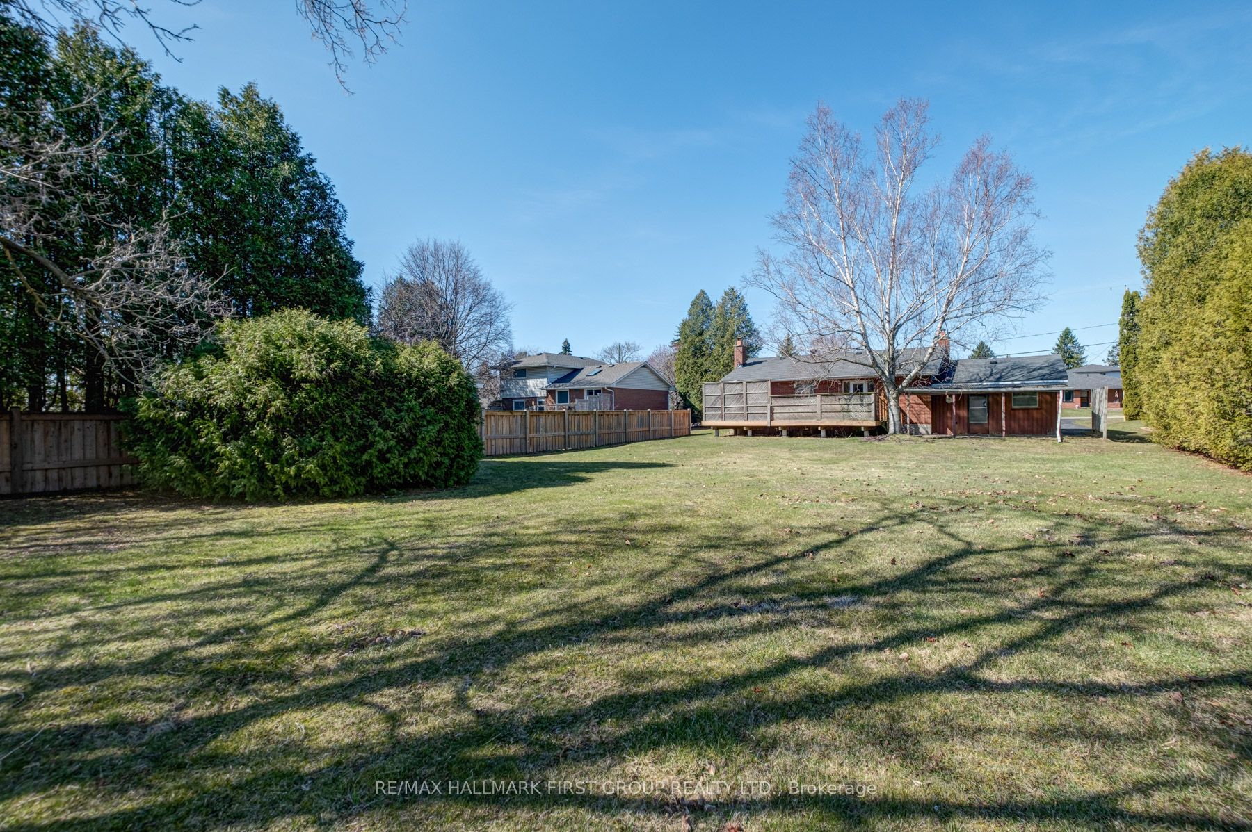 Photo 36 of 103 Elizabeth Crescent S, Whitby, Blue Grass Meadows — HOMEH