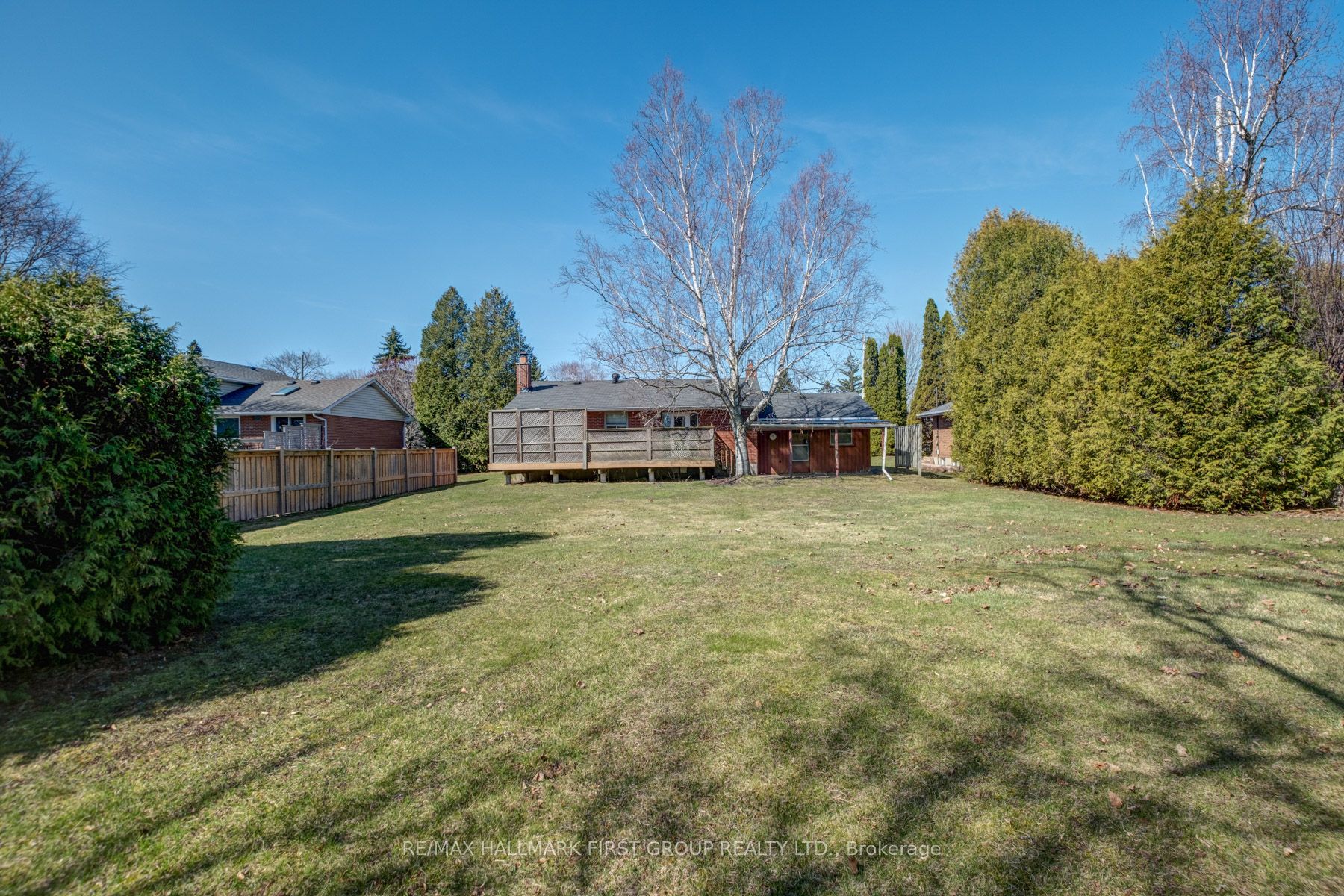 Photo 37 of 103 Elizabeth Crescent S, Whitby, Blue Grass Meadows — HOMEH