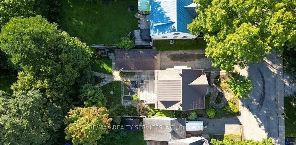 Photo 2 of 73 Drury Lane, Barrie, Wellington — HOMEH