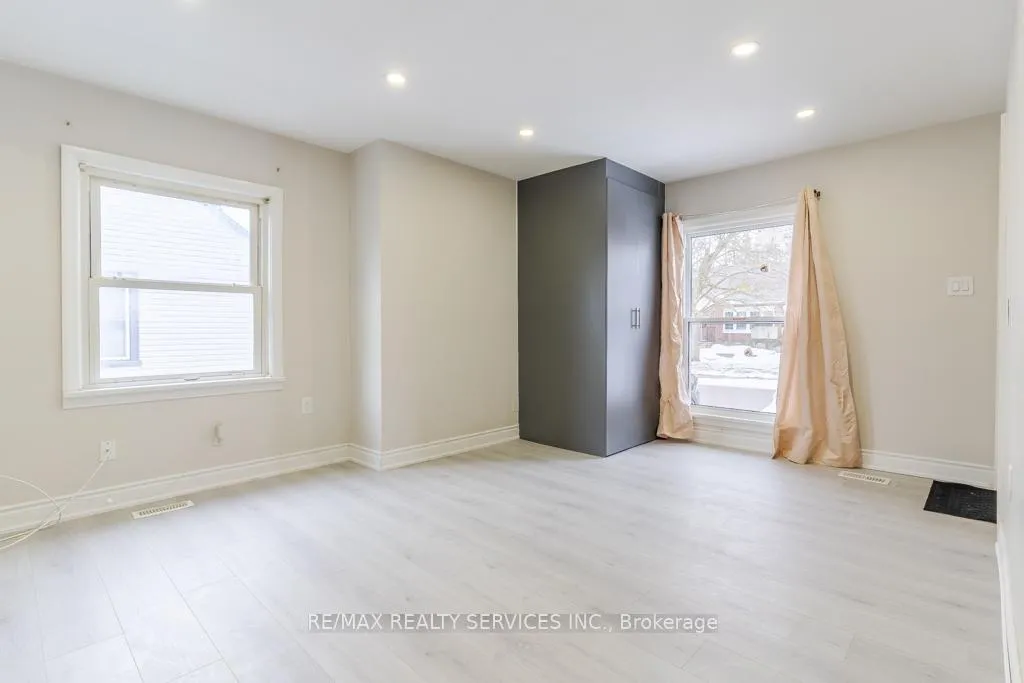 Photo 5 of 73 Drury Lane, Barrie, Wellington — HOMEH