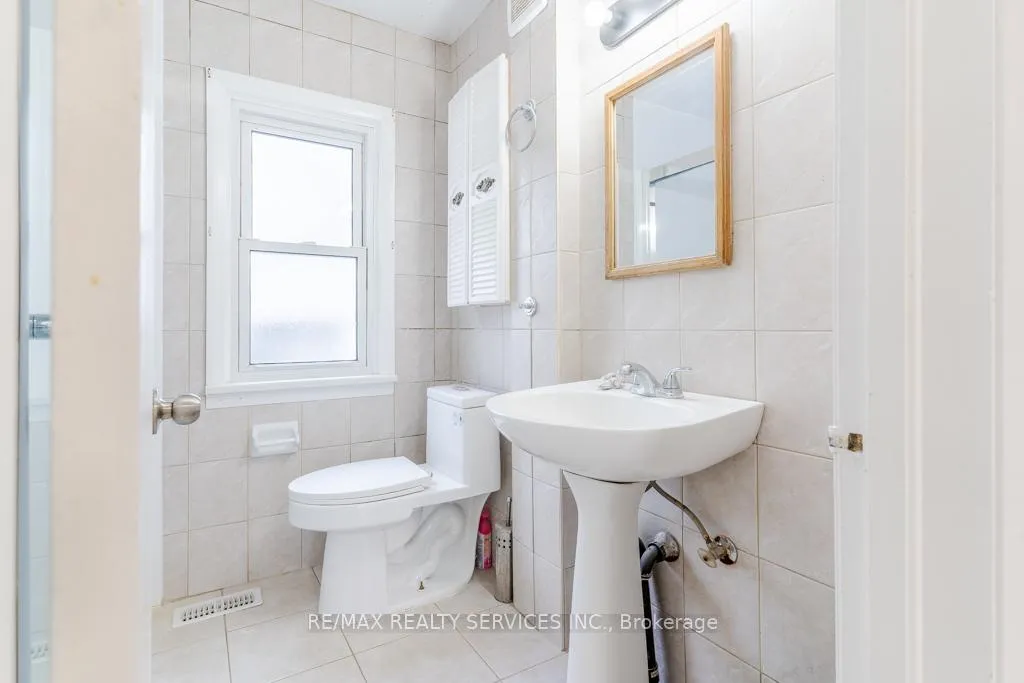 Photo 12 of 73 Drury Lane, Barrie, Wellington — HOMEH