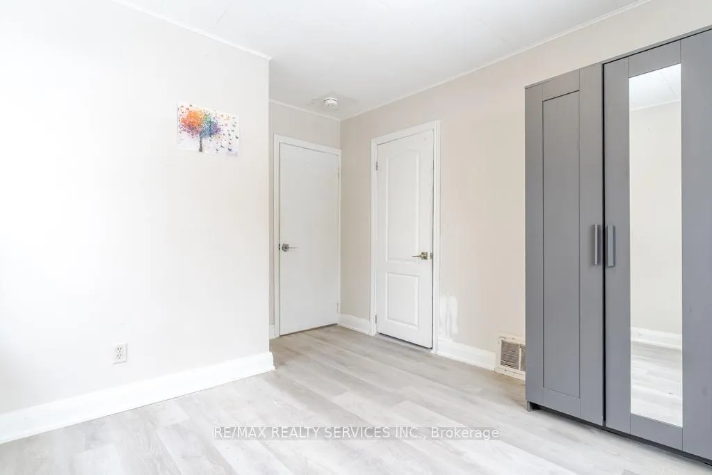 Photo 17 of 73 Drury Lane, Barrie, Wellington — HOMEH