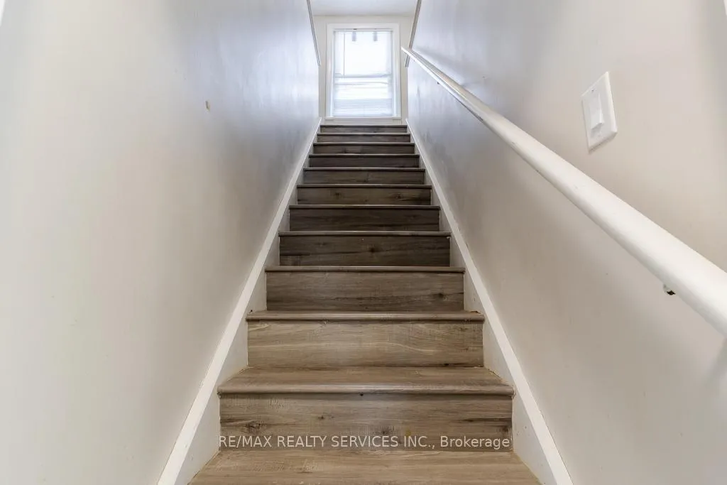 Photo 18 of 73 Drury Lane, Barrie, Wellington — HOMEH