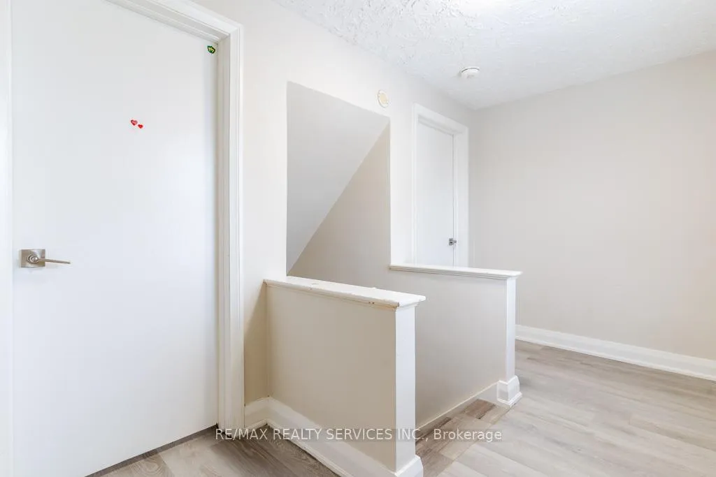 Photo 19 of 73 Drury Lane, Barrie, Wellington — HOMEH