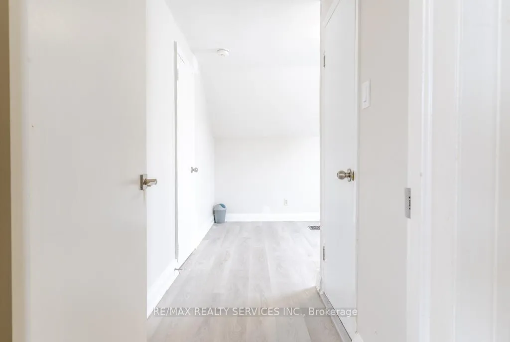 Photo 20 of 73 Drury Lane, Barrie, Wellington — HOMEH