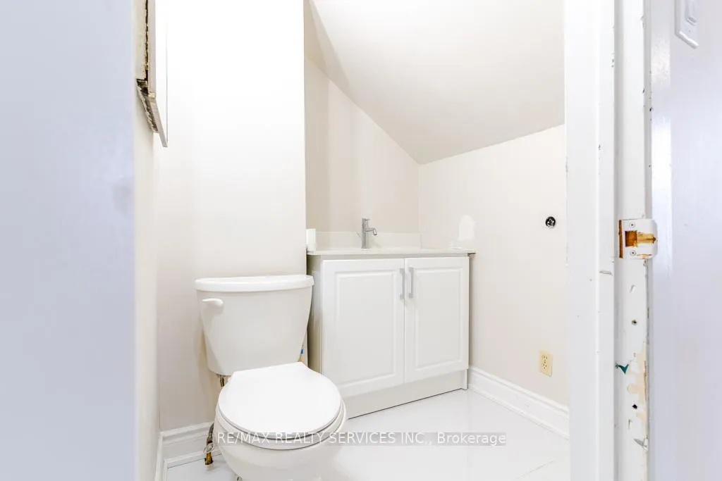 Photo 22 of 73 Drury Lane, Barrie, Wellington — HOMEH