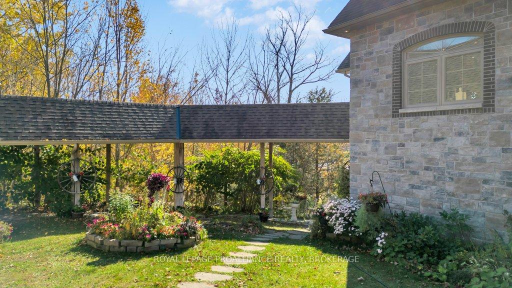 Photo 3 of 1749 Ormsbee Road, Frontenac, Frontenac South — HOMEH