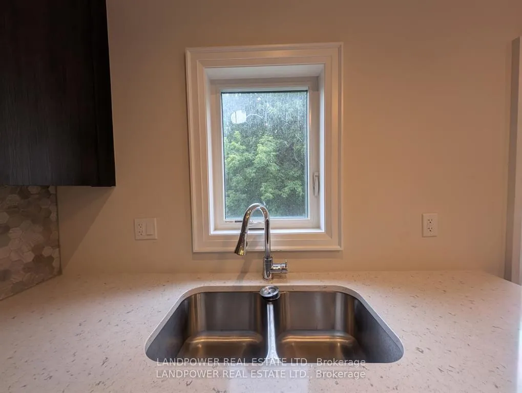 Photo 12 of 28 Plowman Lane, Richmond Hill, Rouge Woods — HOMEH