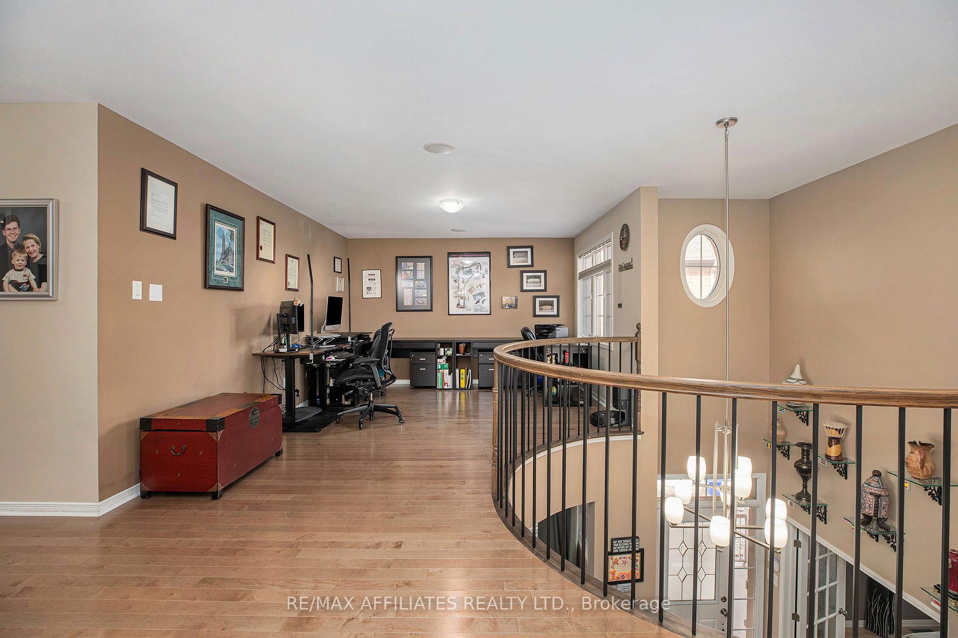 Photo 17 of 58 Grenwich Circle, Ottawa, Central Park — HOMEH