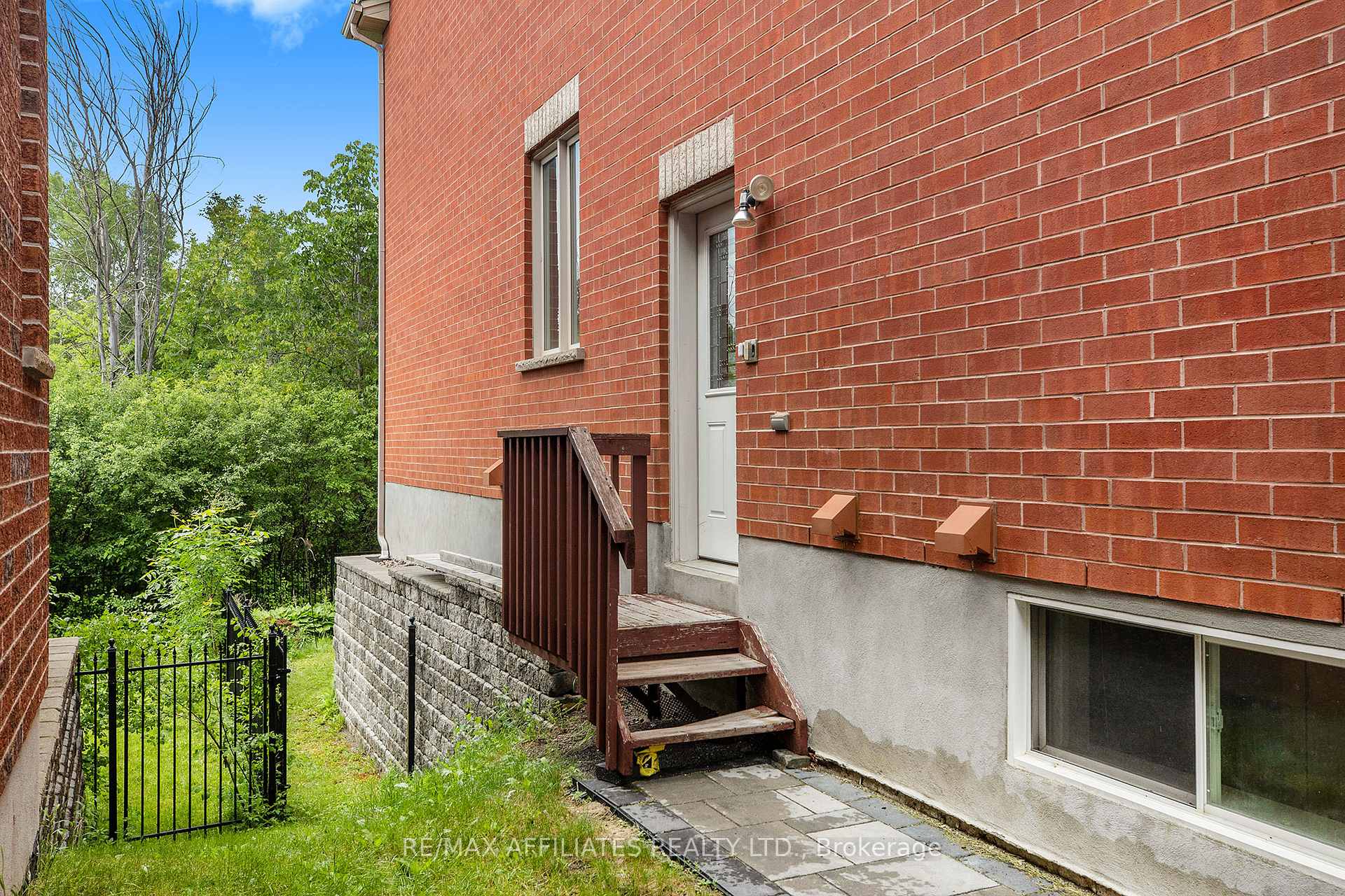 Photo 31 of 58 Grenwich Circle, Ottawa, Central Park — HOMEH