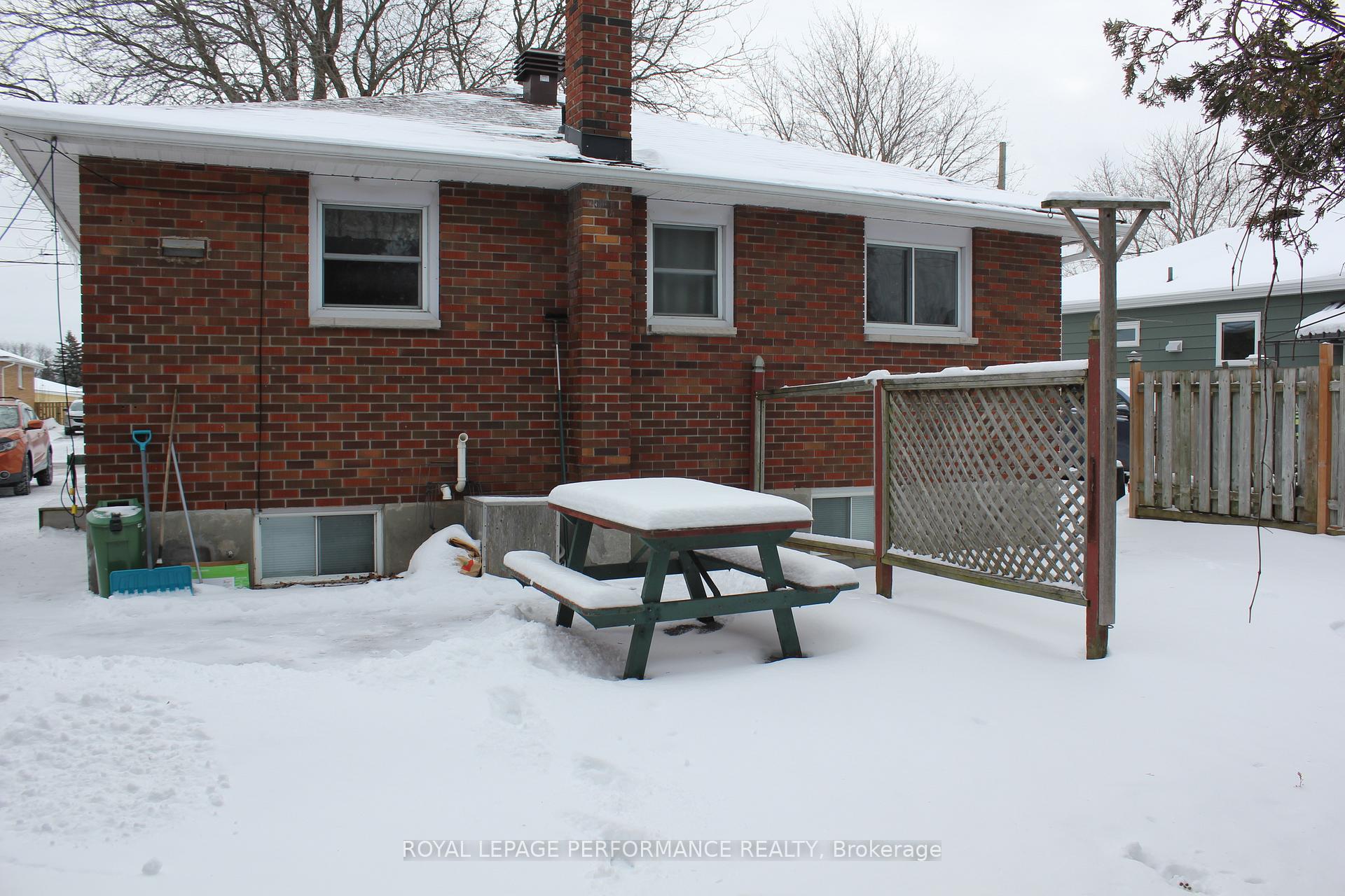 Photo 5 of 335 Fourteenth Street W, Cornwall — HOMEH