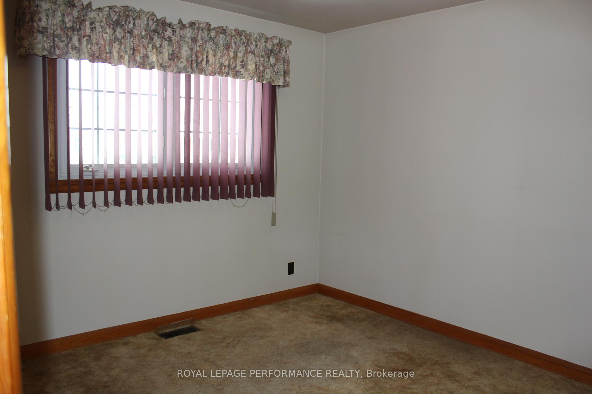 Photo 15 of 335 Fourteenth Street W, Cornwall — HOMEH