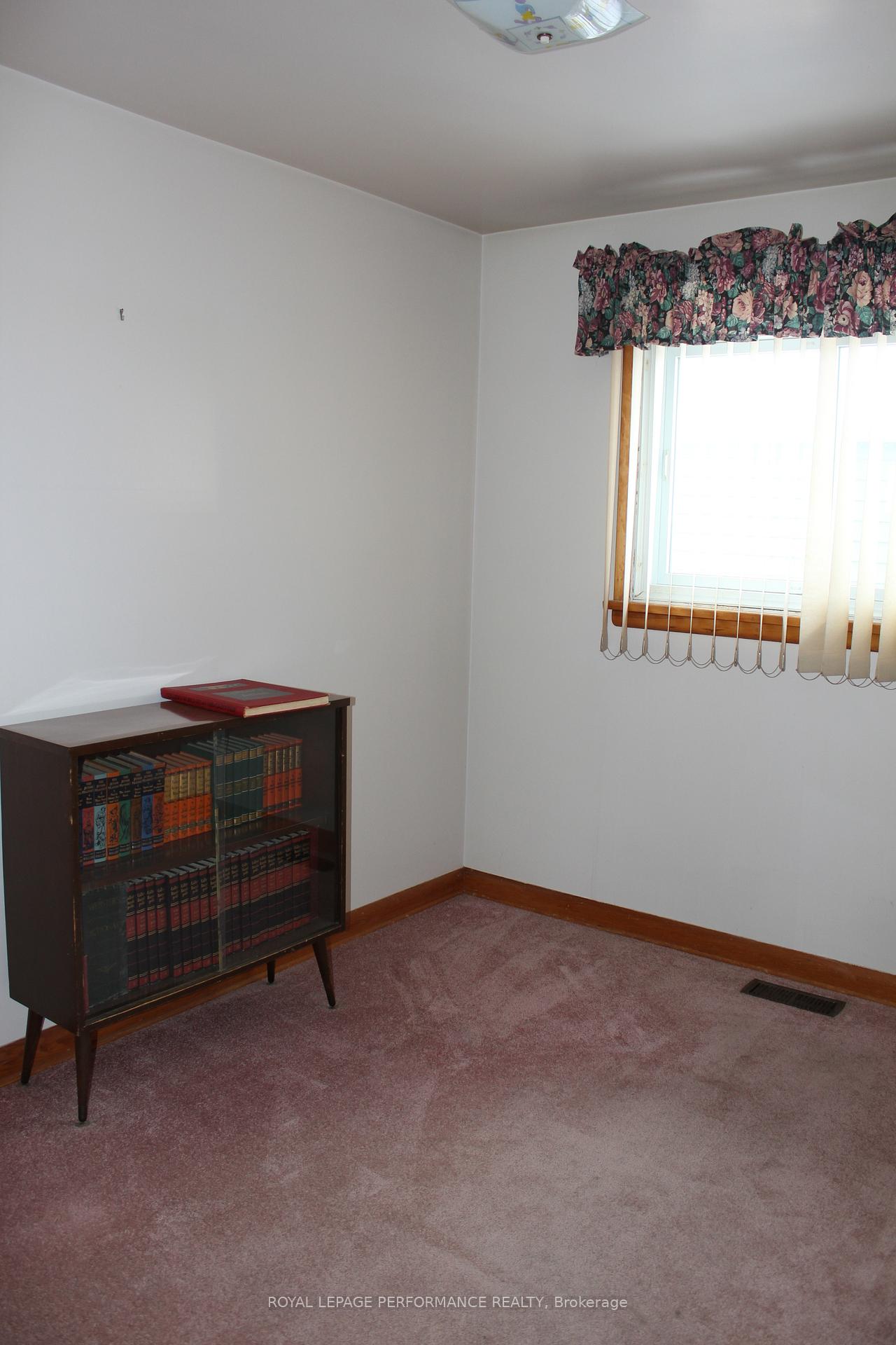 Photo 18 of 335 Fourteenth Street W, Cornwall — HOMEH