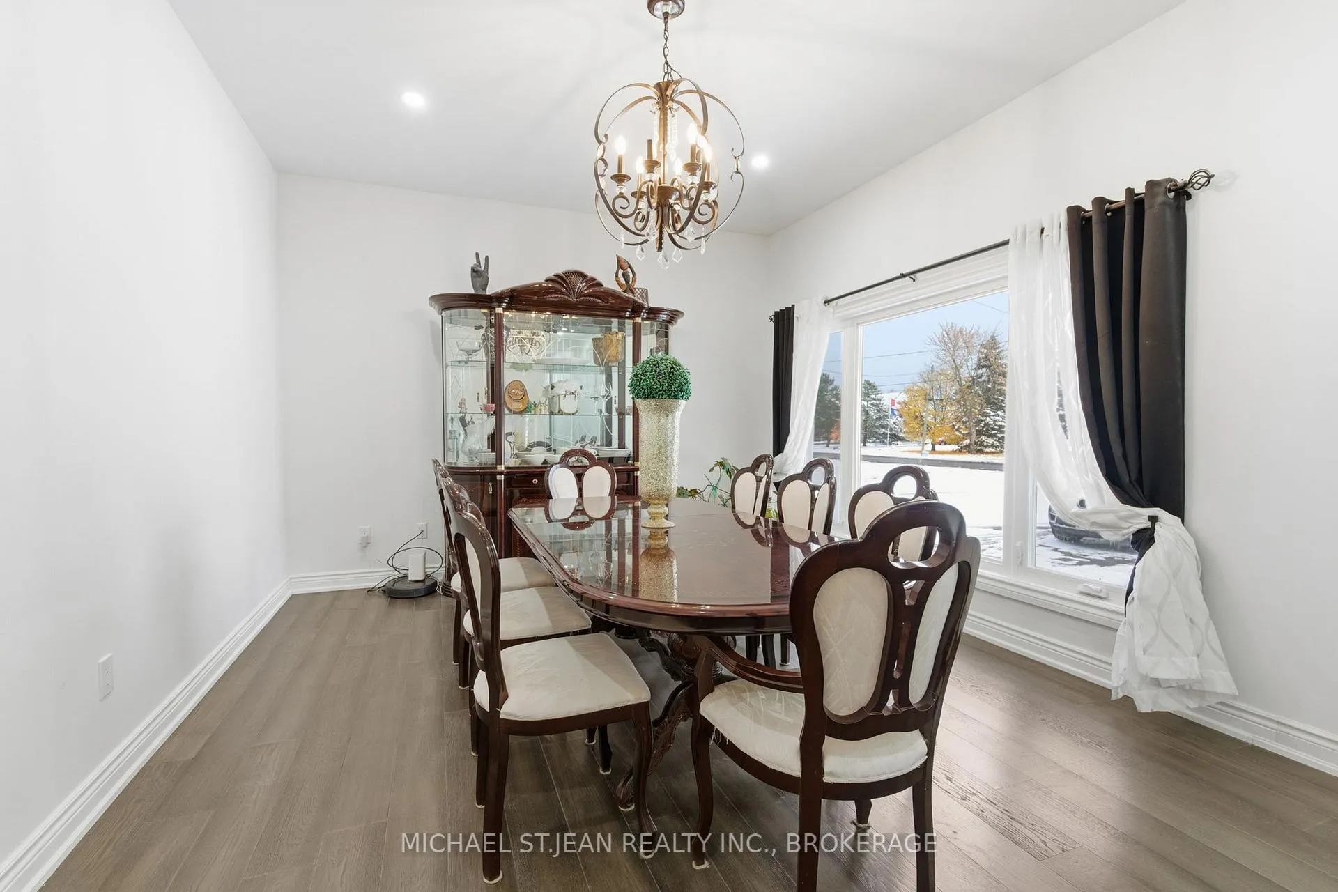 Photo 5 of 1576 Woodburn Road, Hamilton, Rural Glanbrook — HOMEH