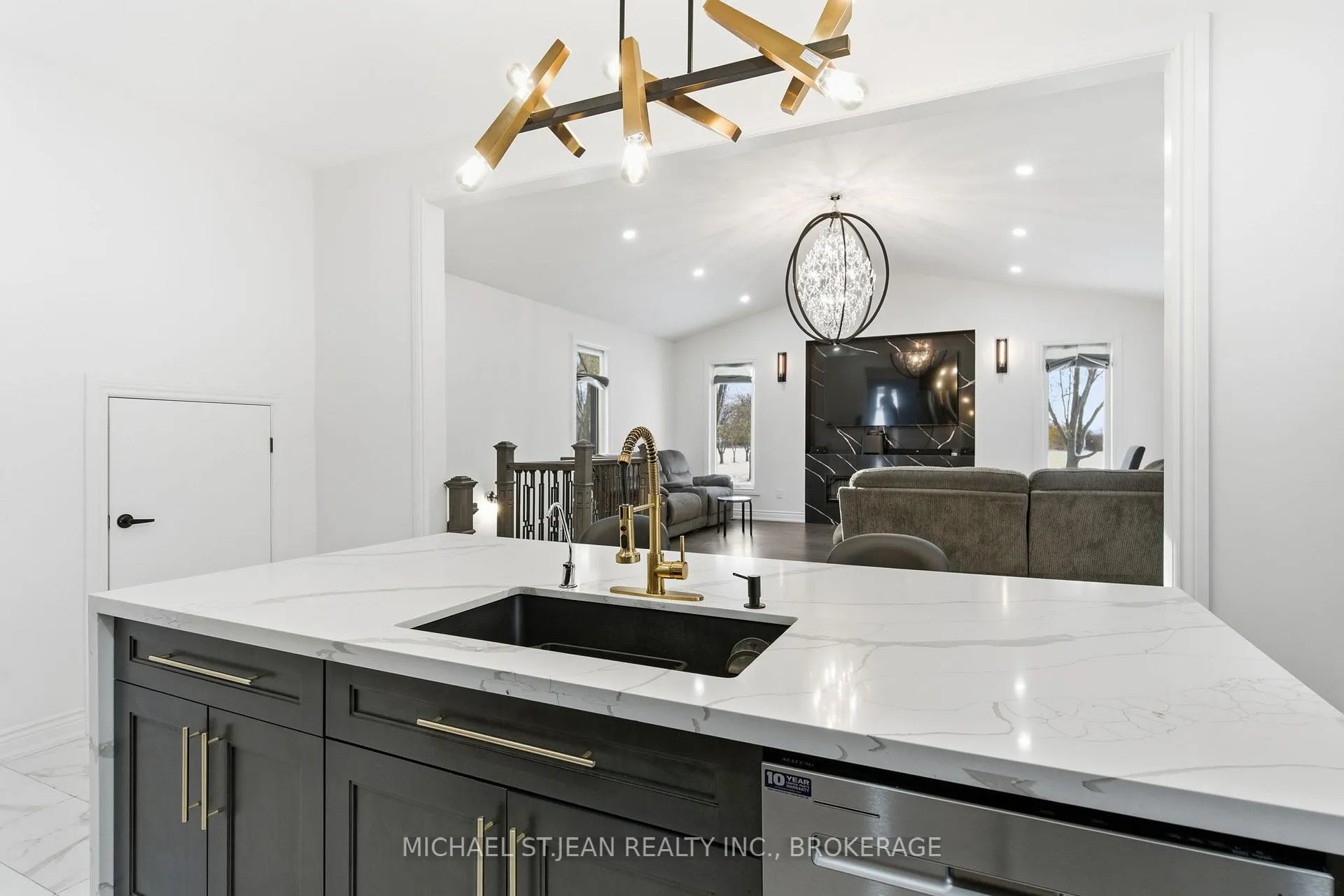 Photo 10 of 1576 Woodburn Road, Hamilton, Rural Glanbrook — HOMEH