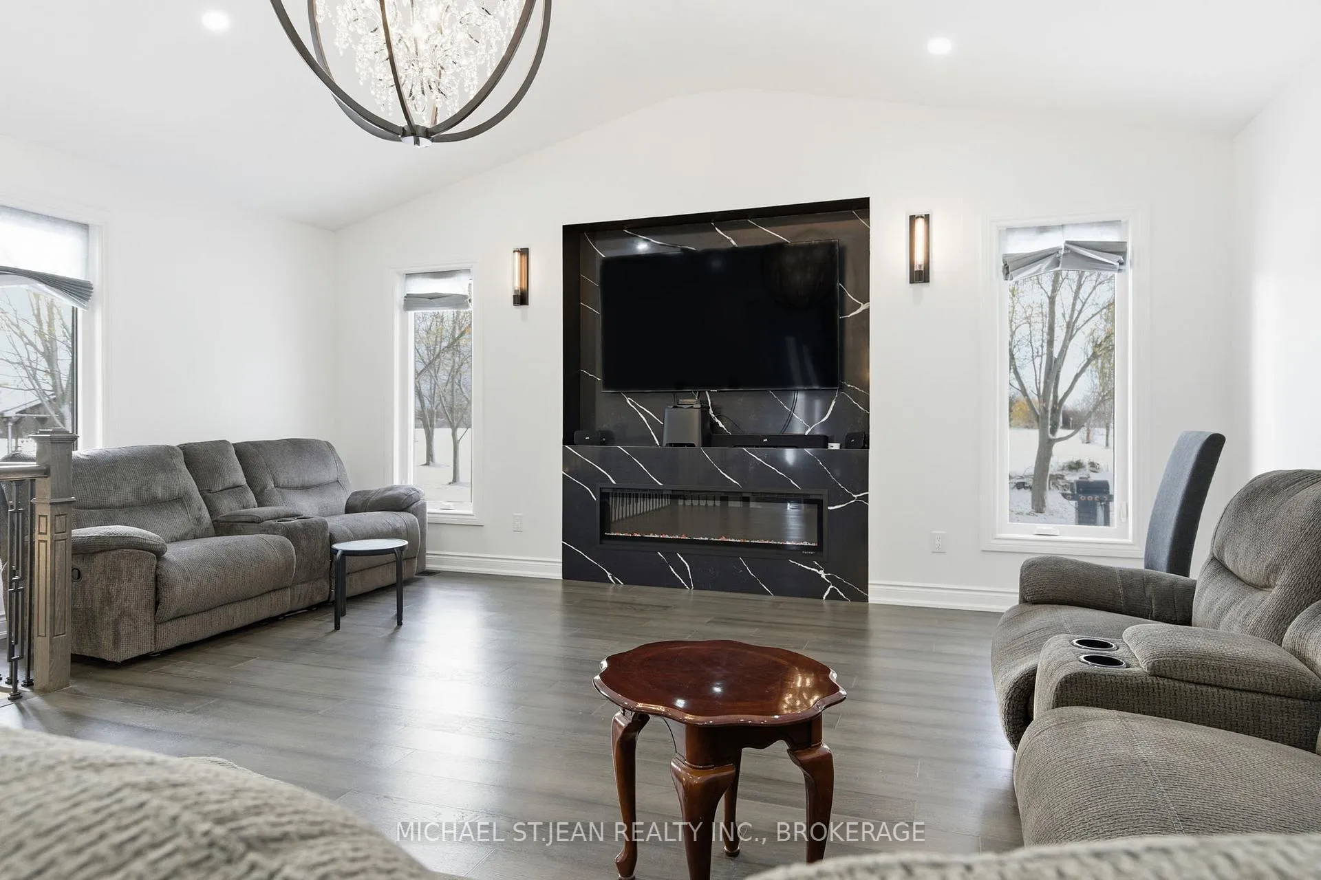 Photo 11 of 1576 Woodburn Road, Hamilton, Rural Glanbrook — HOMEH