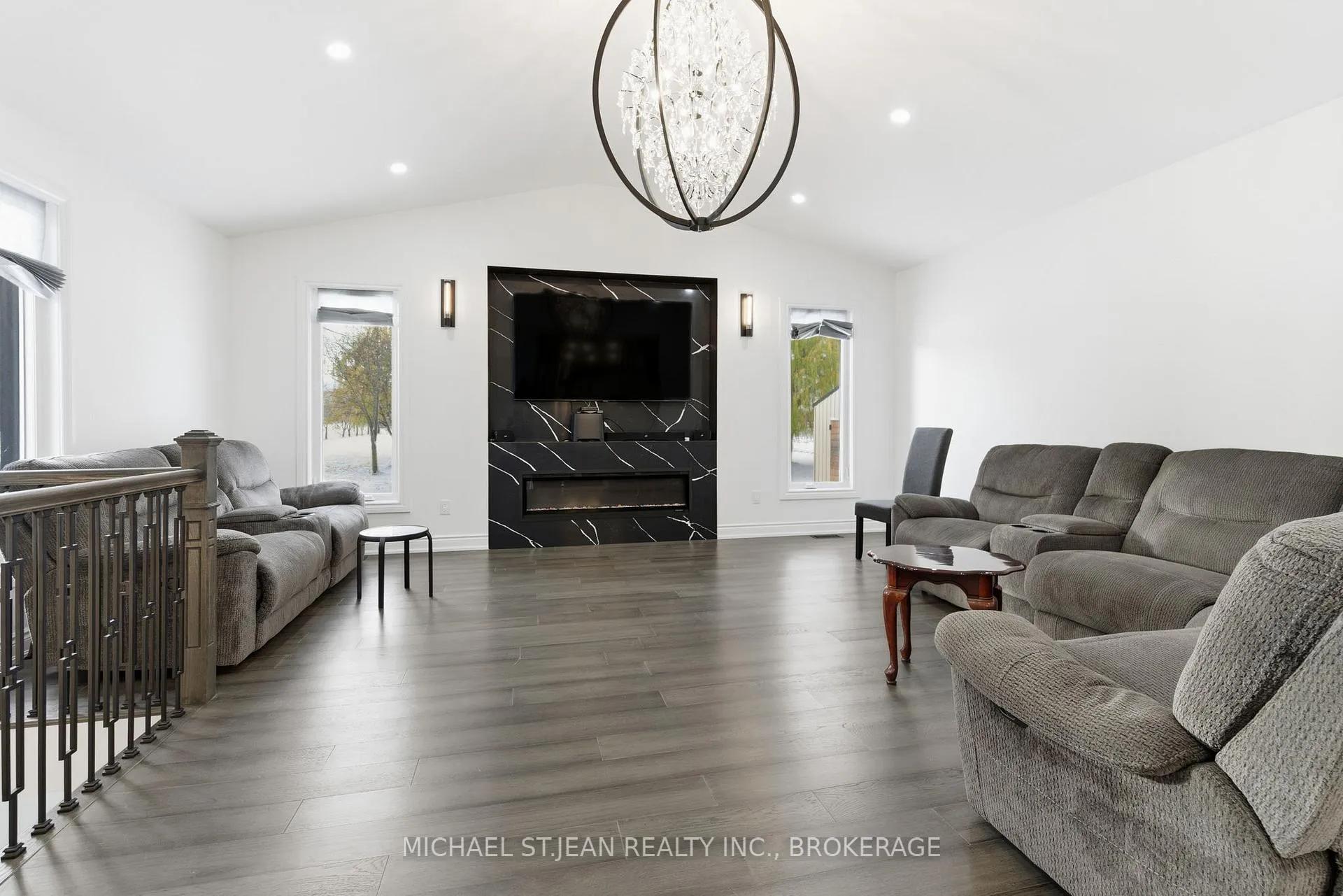 Photo 12 of 1576 Woodburn Road, Hamilton, Rural Glanbrook — HOMEH