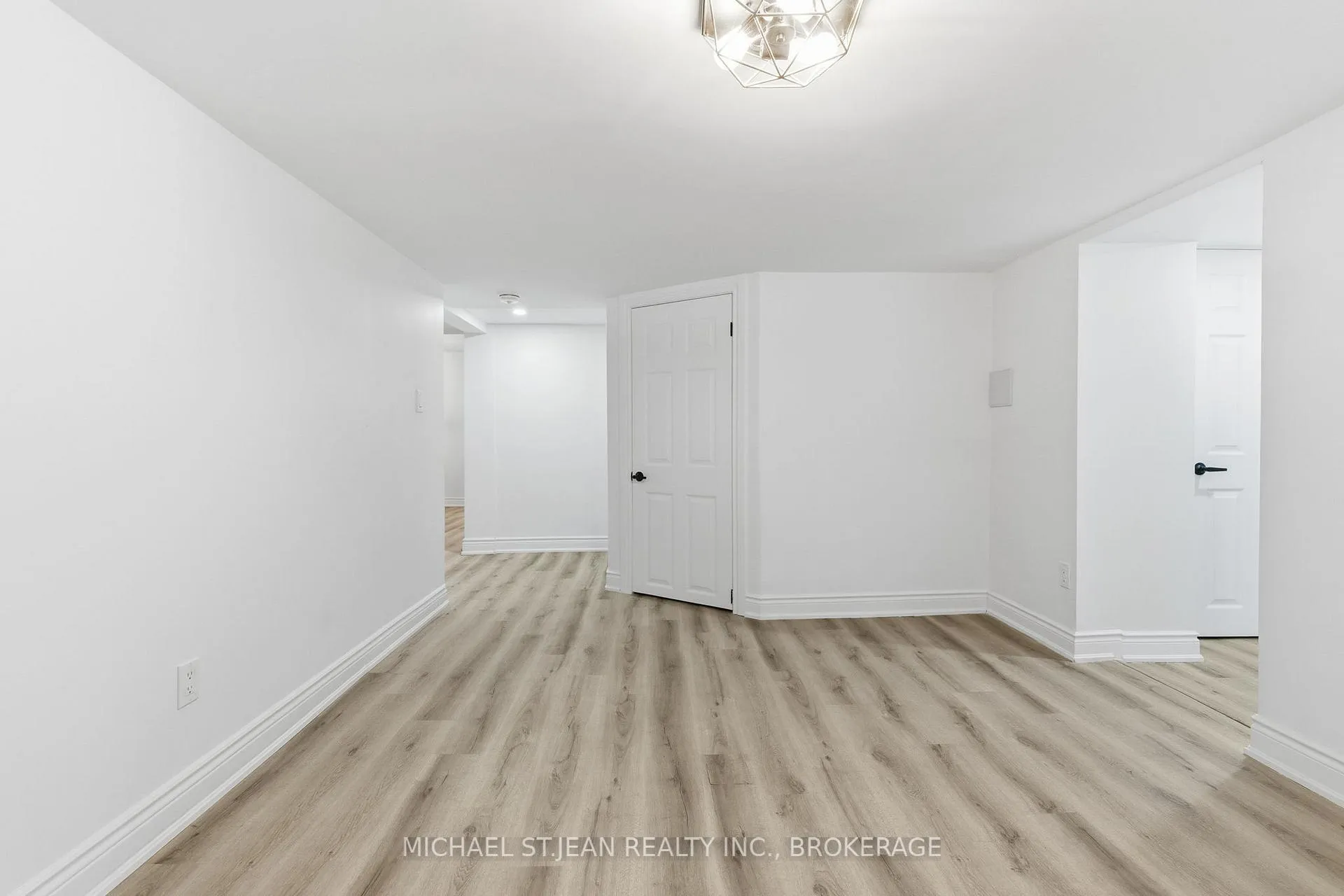 Photo 34 of 1576 Woodburn Road, Hamilton, Rural Glanbrook — HOMEH