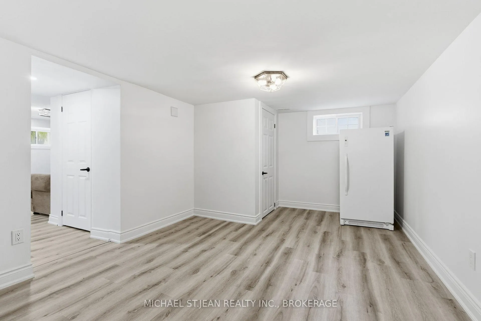 Photo 35 of 1576 Woodburn Road, Hamilton, Rural Glanbrook — HOMEH