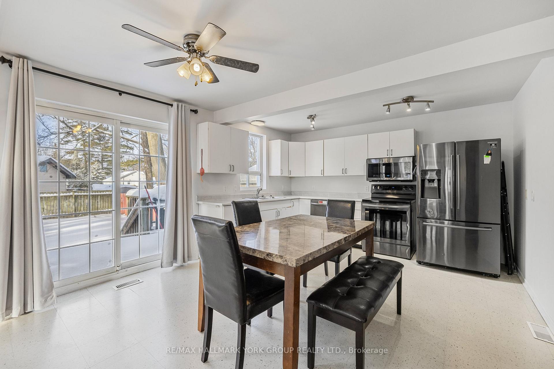 Photo 4 of 20 Hoffman Drive, Georgina, Sutton & Jackson's Point — HOMEH