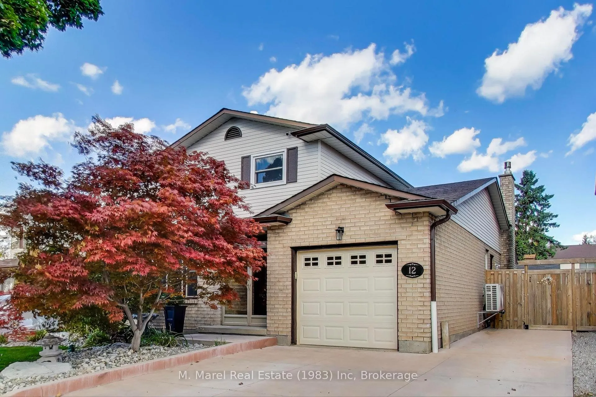 Photo 2 of 12 Kingsview Drive, Hamilton, Stoney Creek Mountain — HOMEH