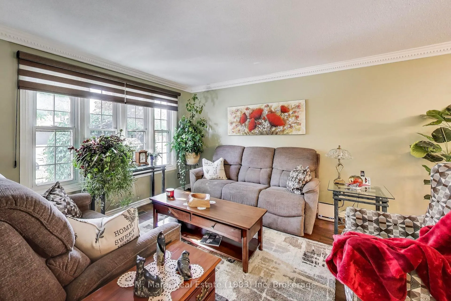 Photo 5 of 12 Kingsview Drive, Hamilton, Stoney Creek Mountain — HOMEH