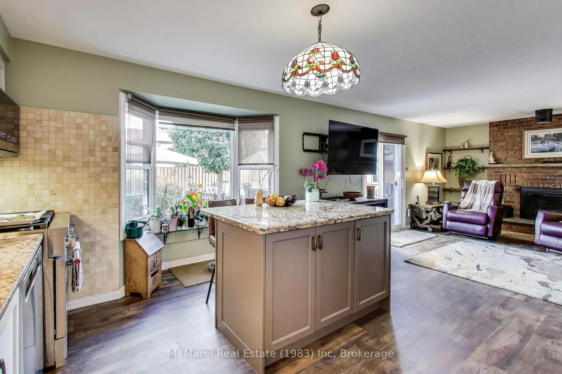 Photo 11 of 12 Kingsview Drive, Hamilton, Stoney Creek Mountain — HOMEH