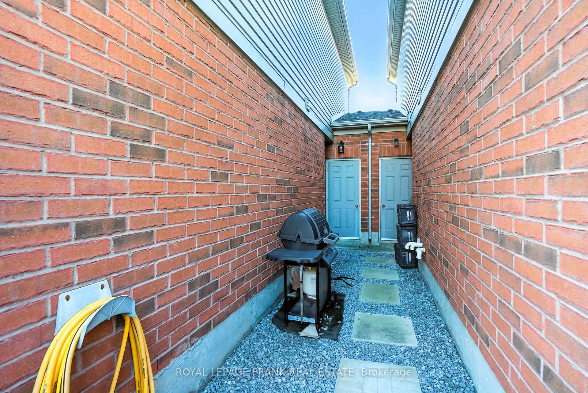 Photo 3 of 170 Courvier Crescent, Clarington, Bowmanville — HOMEH
