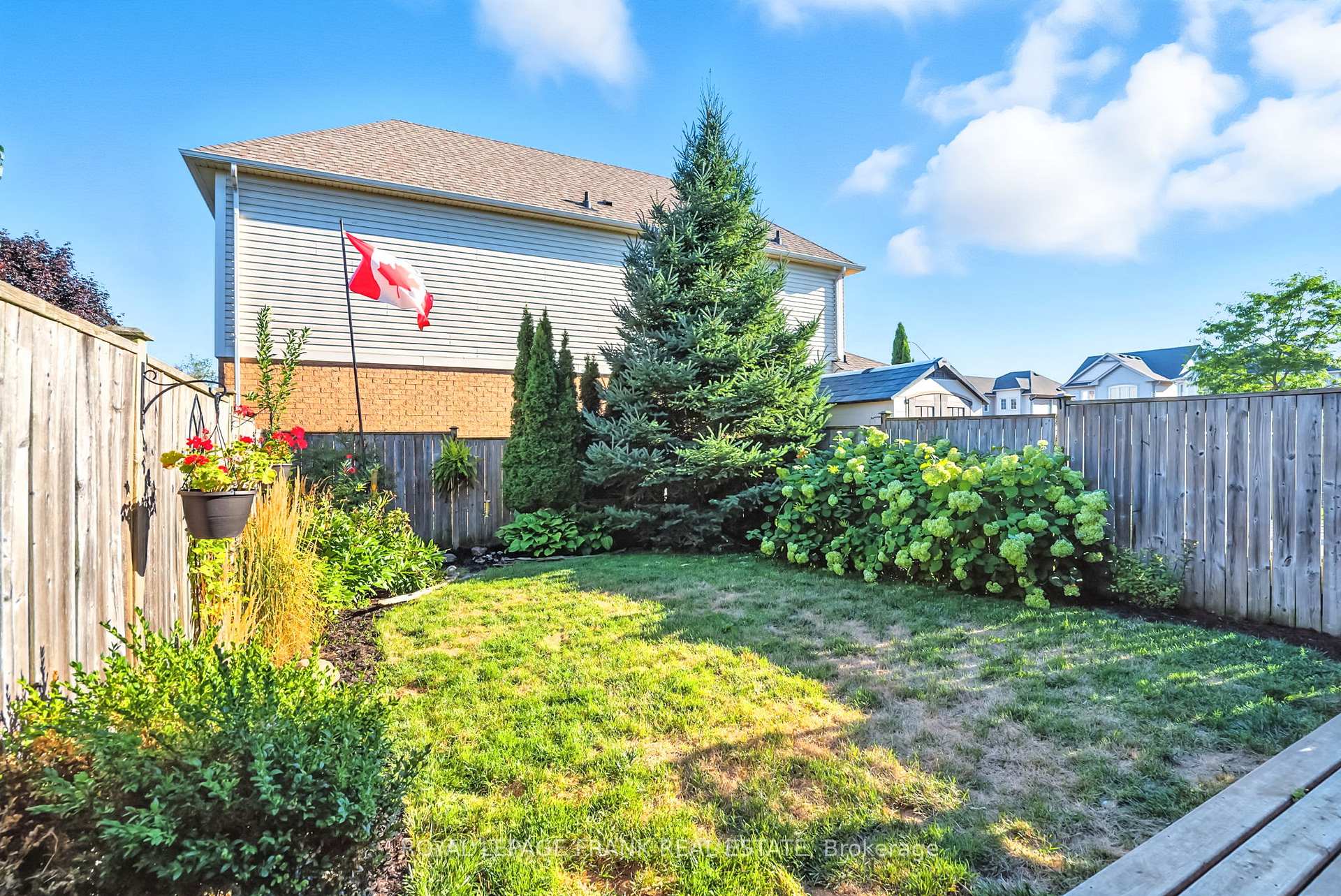 Photo 5 of 170 Courvier Crescent, Clarington, Bowmanville — HOMEH
