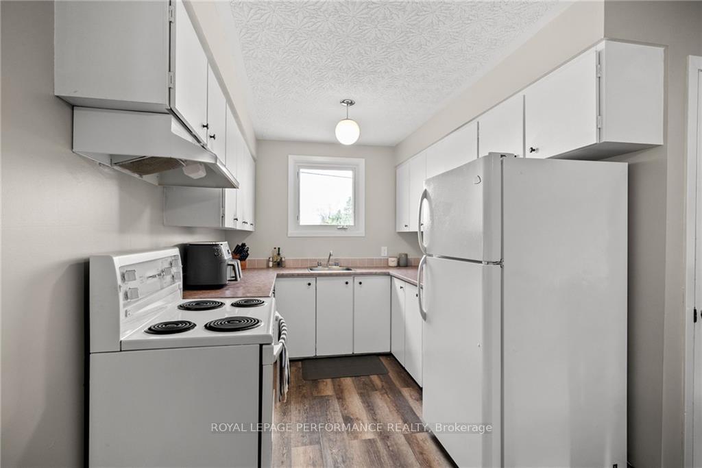 Photo 11 of 220 Kensington Street, Cornwall — HOMEH