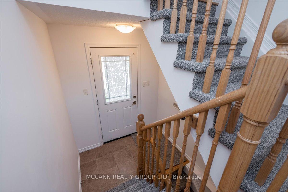 Photo 3 of 79 Franks Way, Barrie, Allandale — HOMEH