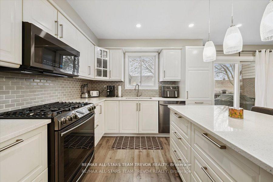Photo 5 of 11 Windover Drive, Georgina, Keswick South — HOMEH