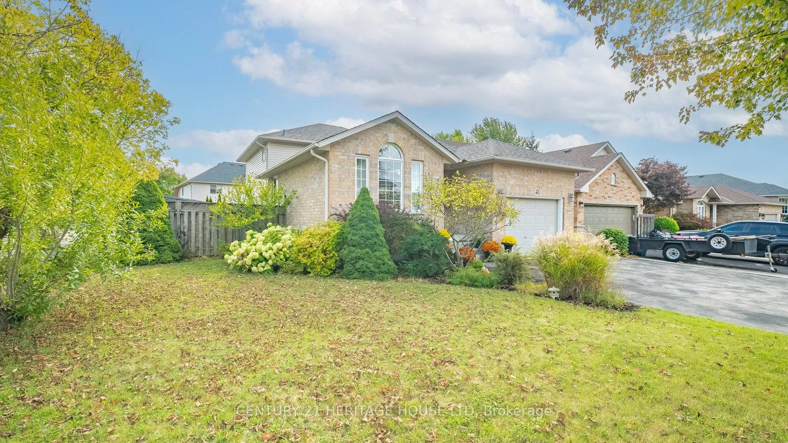 Photo 1 of 43 Idlewilde Lane, Hamilton, Mount Hope — HOMEH