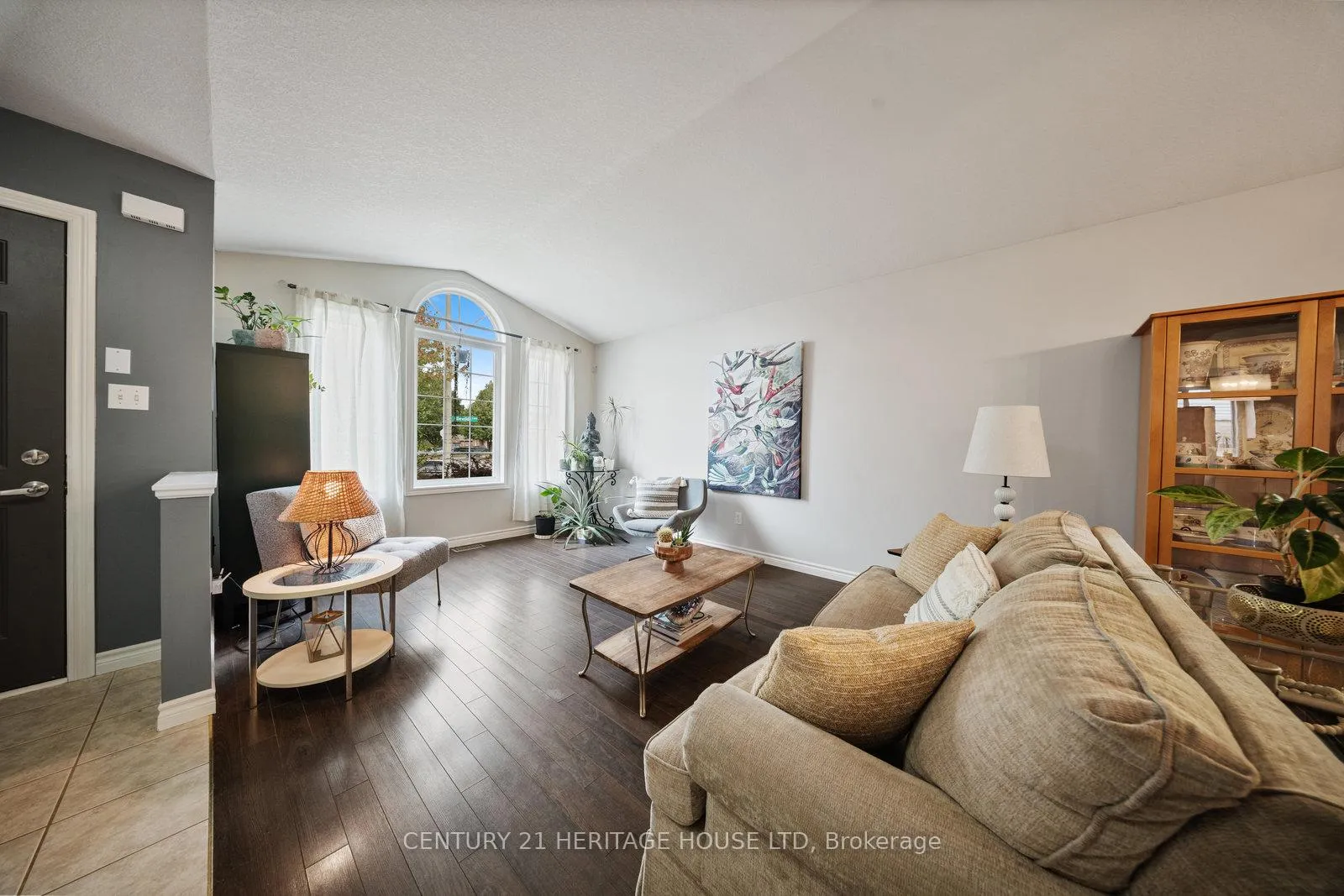 Photo 4 of 43 Idlewilde Lane, Hamilton, Mount Hope — HOMEH