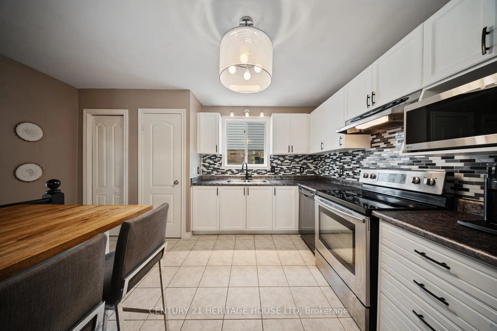 Photo 11 of 43 Idlewilde Lane, Hamilton, Mount Hope — HOMEH