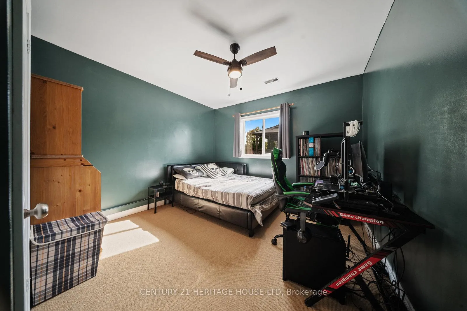 Photo 19 of 43 Idlewilde Lane, Hamilton, Mount Hope — HOMEH