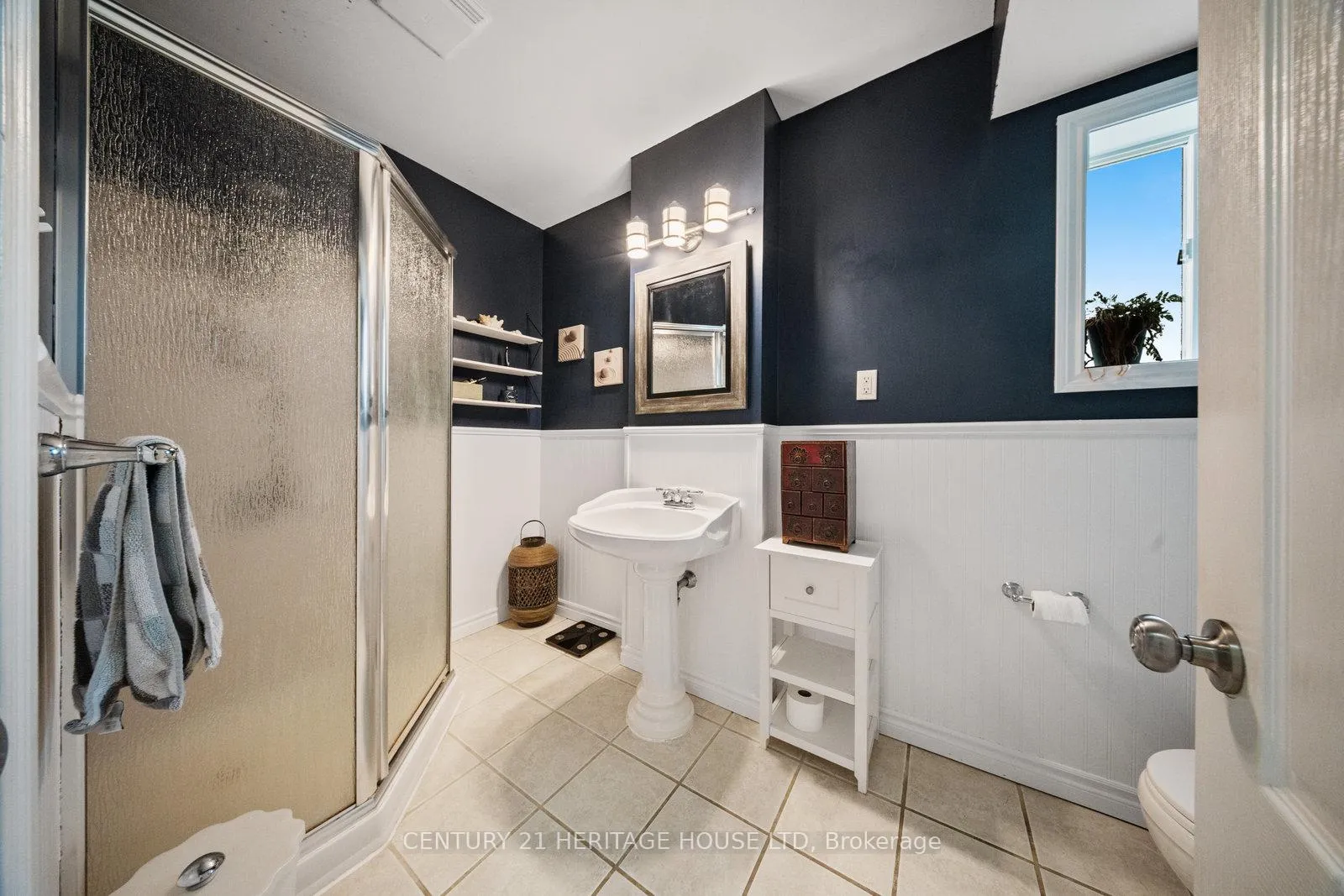 Photo 27 of 43 Idlewilde Lane, Hamilton, Mount Hope — HOMEH