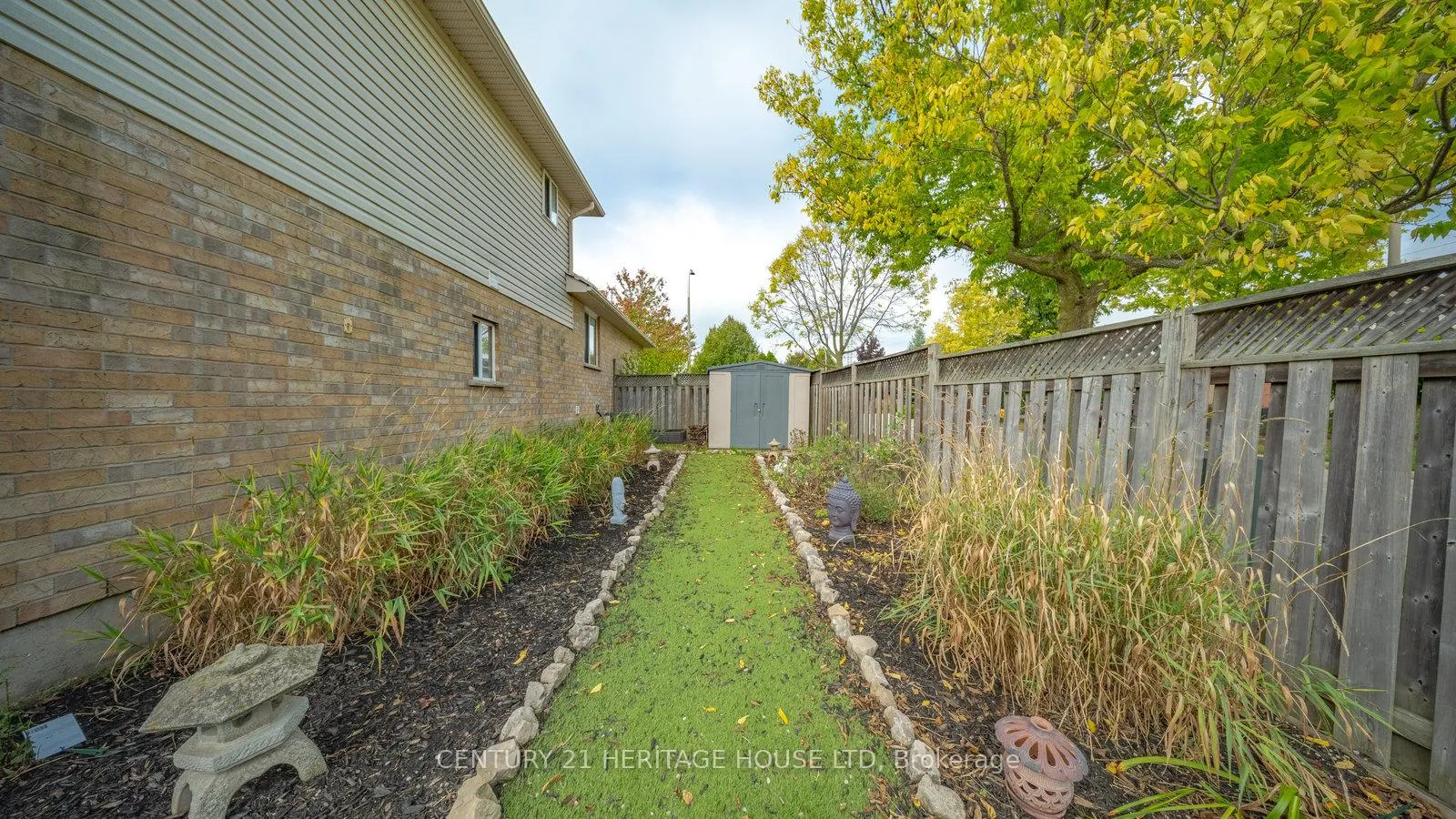 Photo 34 of 43 Idlewilde Lane, Hamilton, Mount Hope — HOMEH