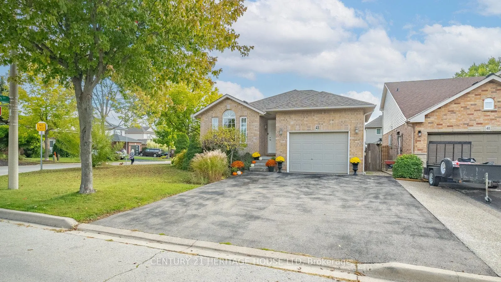 Photo 37 of 43 Idlewilde Lane, Hamilton, Mount Hope — HOMEH