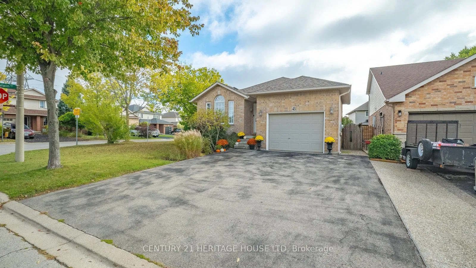 Photo 38 of 43 Idlewilde Lane, Hamilton, Mount Hope — HOMEH
