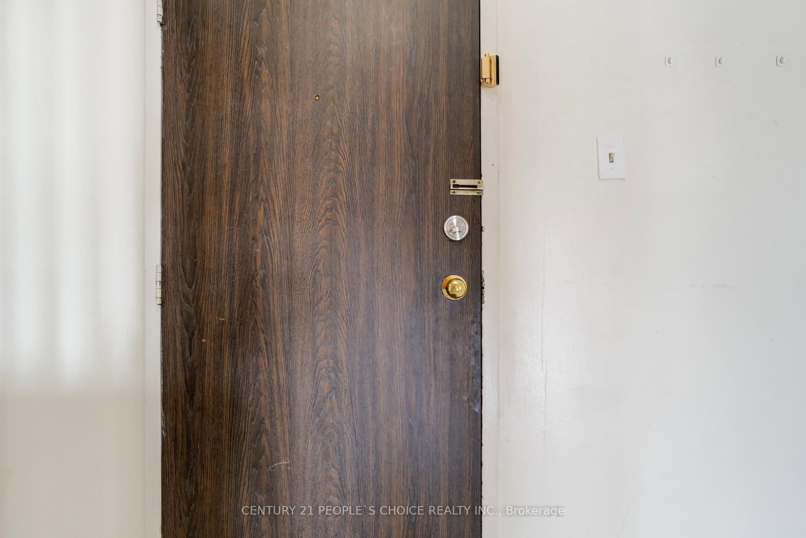 Photo 3 of Unit 202, 4 Kings Cross Rd, Brampton, Queen Street Corridor — HOMEH